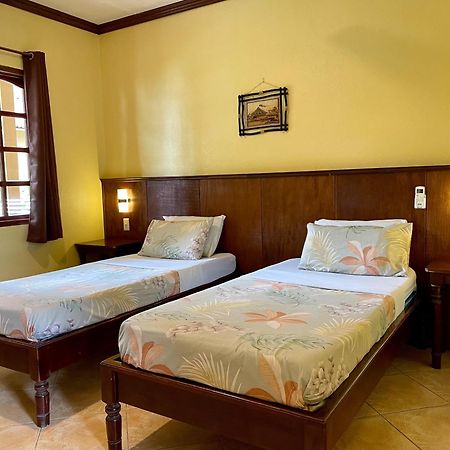Tipolo Beach Resort Моалбоал Екстериор снимка