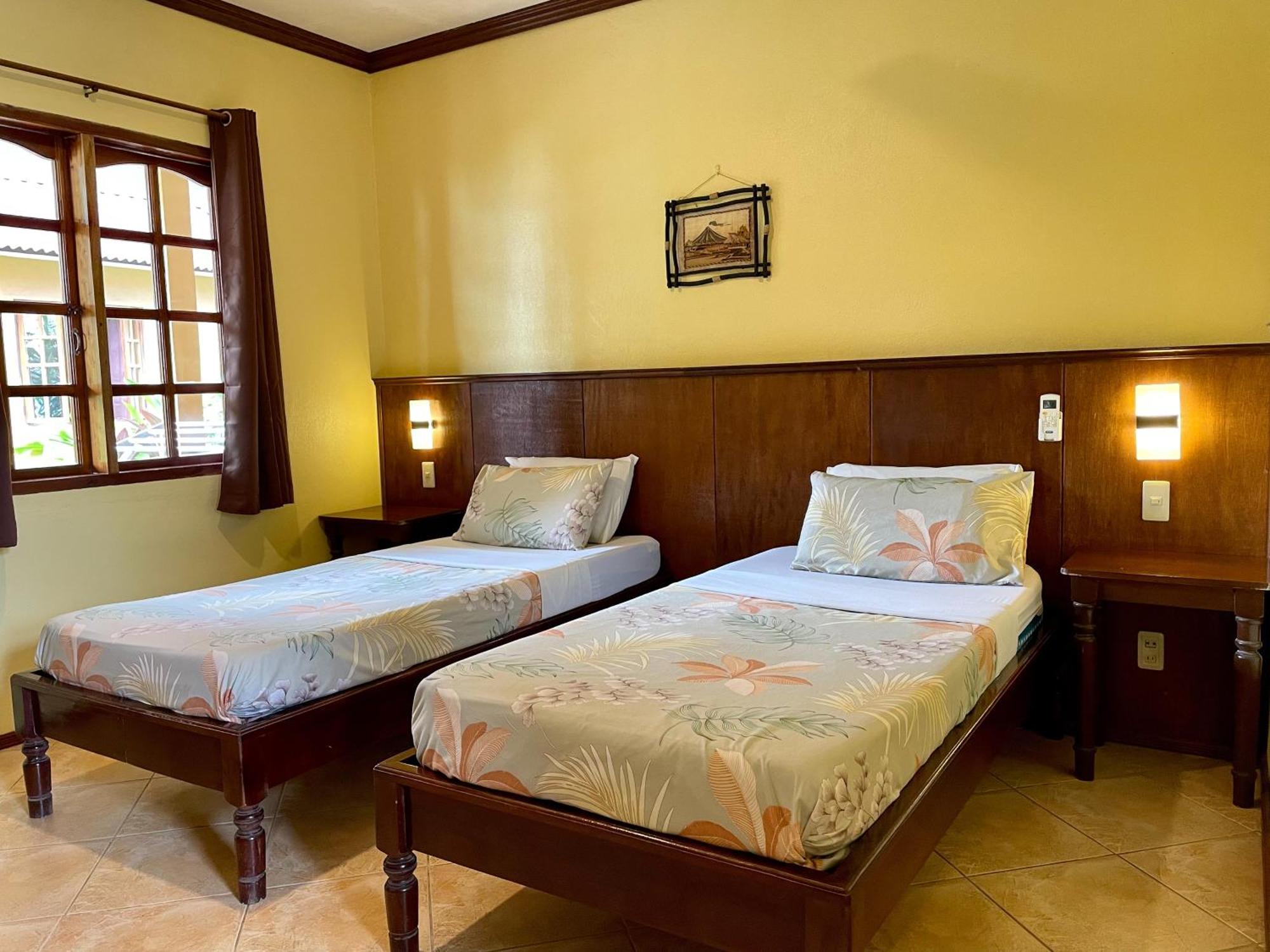 Tipolo Beach Resort Моалбоал Екстериор снимка